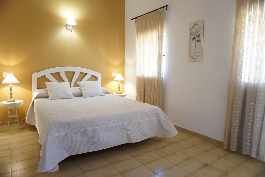 Apartments Campanitx - Astbury Formentera إس كالو الغرفة الصورة