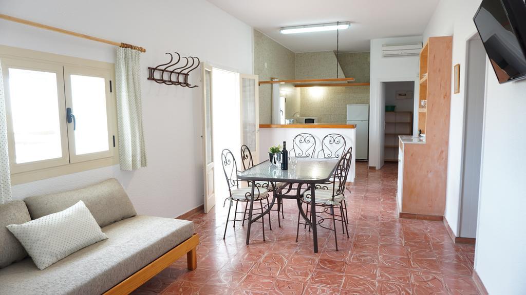 Apartments Campanitx - Astbury Formentera إس كالو المظهر الخارجي الصورة